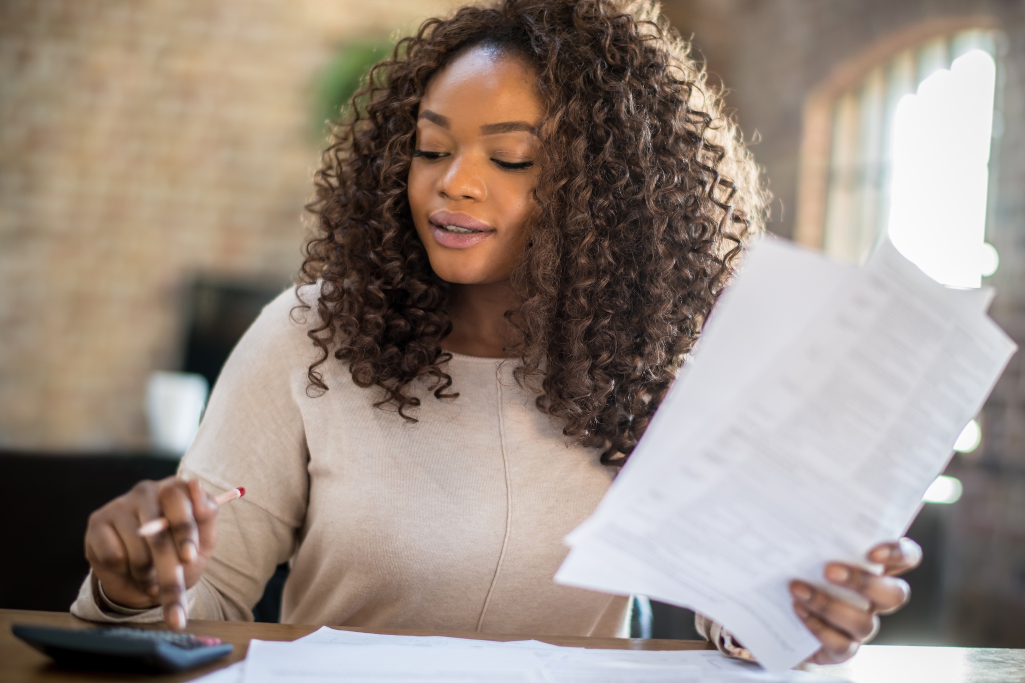 Employee conducts financial assessment